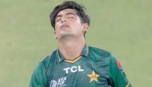 نسیم شاہ کراچی ٹیسٹ سے باہر