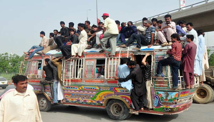 پبلک ٹرانسپورٹرز کرائے بھی بڑھ گئے