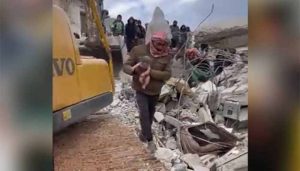 In the evening a woman buried under the debris died after giving birth