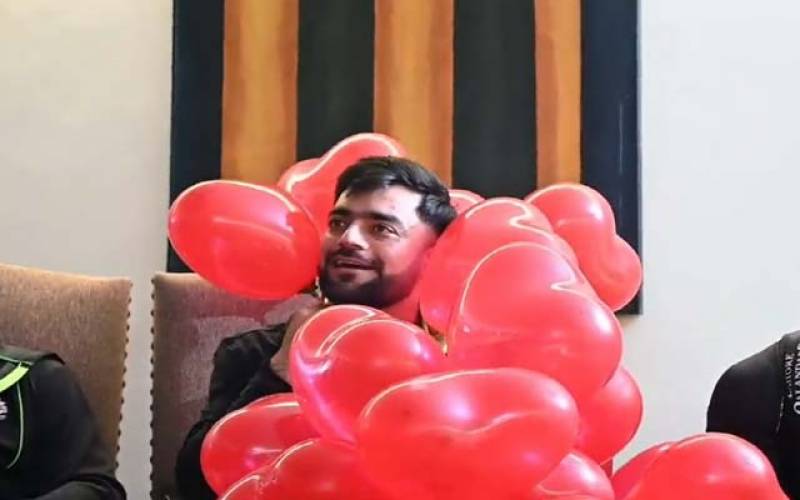 راشد خان کے کراچی پہنچنے پر قلندرزکادل سے استقبال