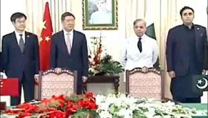 پاکستان اور چین کے مابین مختلف شعبوں میں مفاہمت کی یادداشتوں پر دستخط