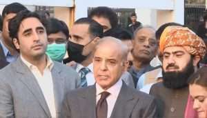 حکومت نگران حکومت کے اختیارات کے معاملے پر اتحادیوں کو منانے میں کامیاب