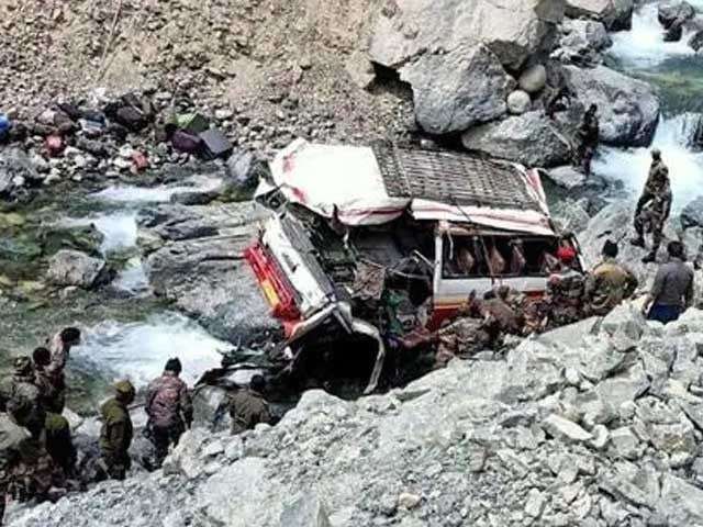 لداخ میں بھارتی فوج کے ٹرک کو حادثہ؛ افسرسمیت 8 اہلکار ہلاک