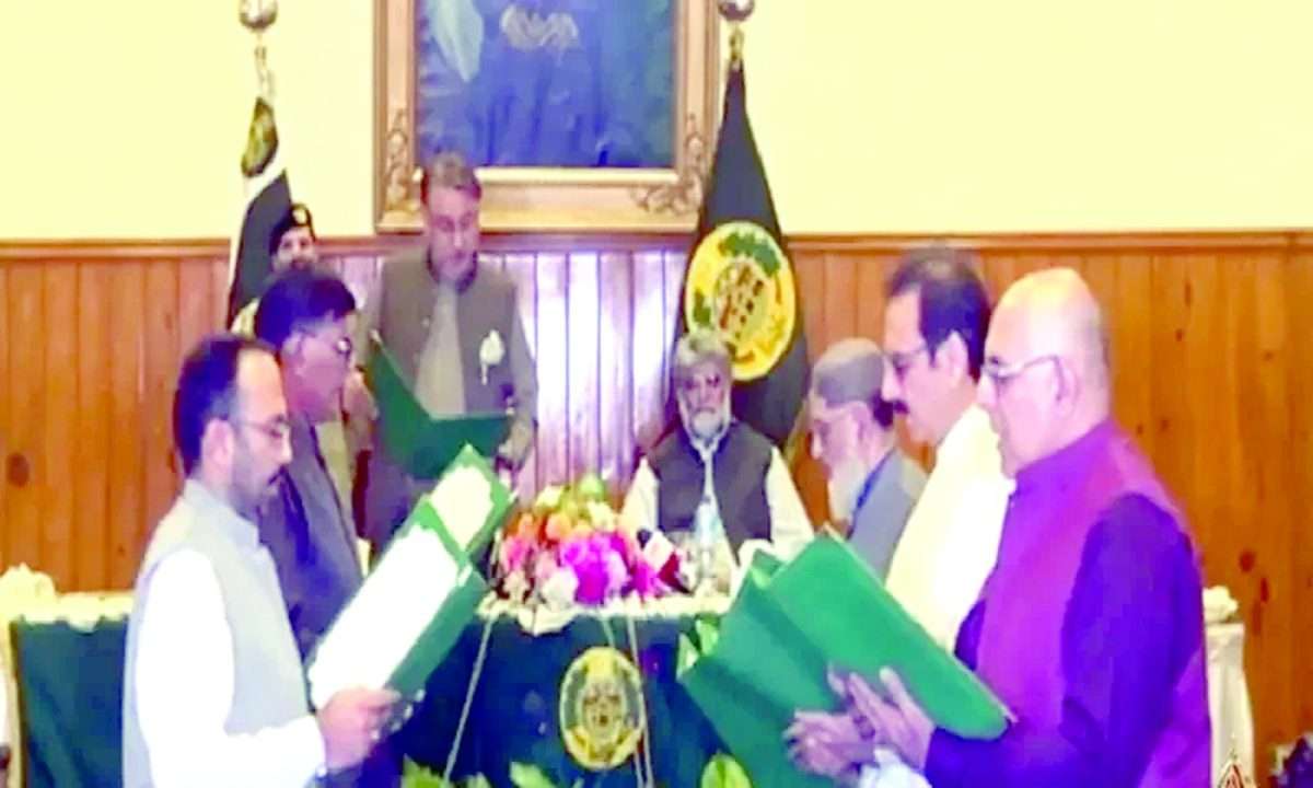 5 رکنی بلوچستان کابینہ نےحلف اٹھا لیا