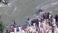 کار دریائے نیلم میں گرنے سے 4 افراد جاں بحق
