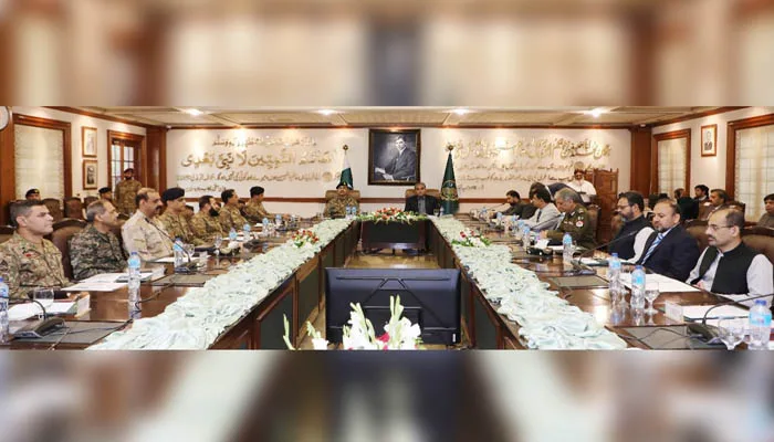 غیر قانونی معاشی سرگرمیوں کیخلاف کارروائیاں جاری رکھی جائیں: آرمی چیف