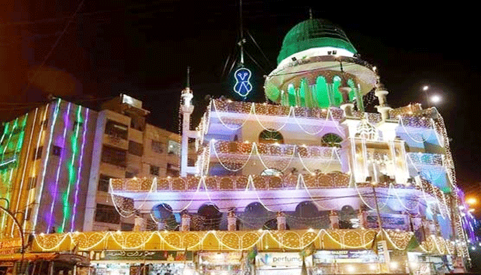 ملک بھر میں جشن عید میلاد النبی ﷺ کی تیاریاں عروج پر، گلیاں، بازار سج گئے