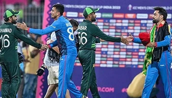 افغانستان سے شکست؛ کپتان سمیت کئی کرکٹرز ہوٹل میں رو پڑے