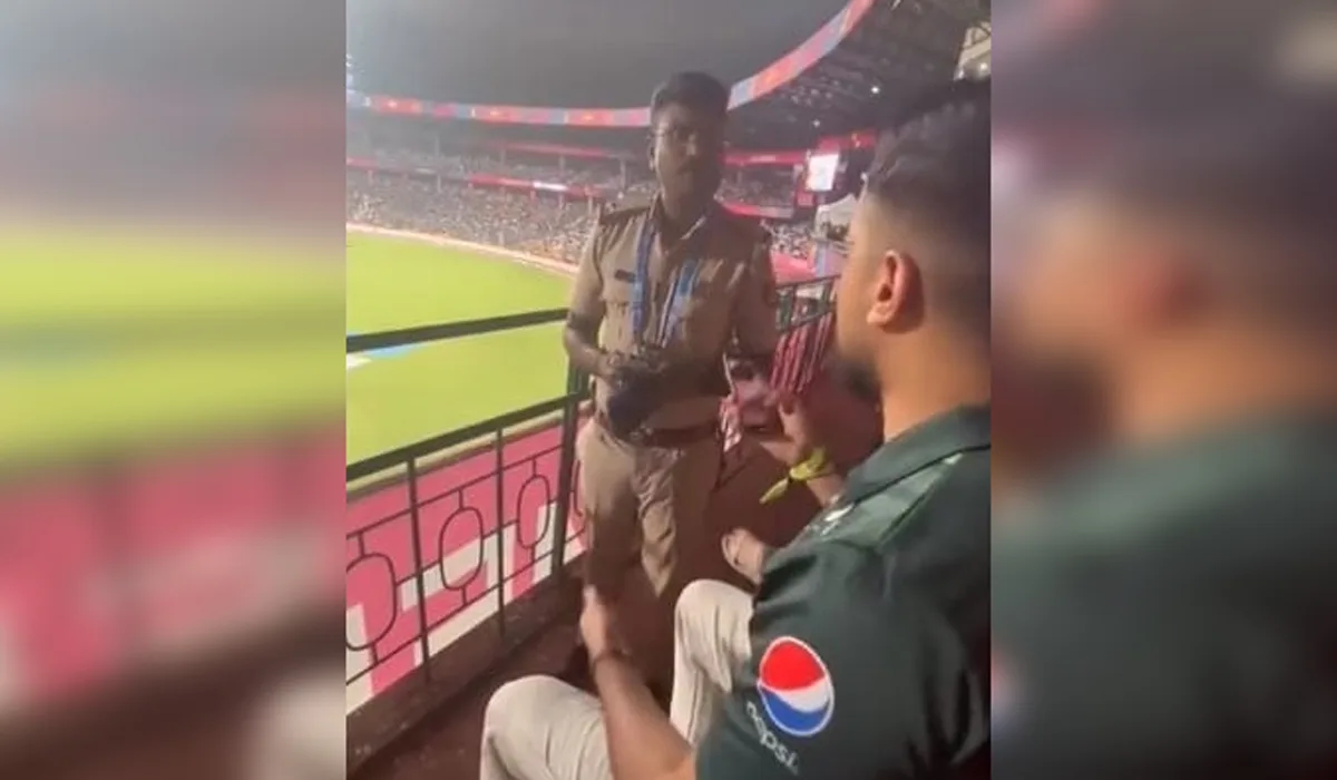 بھارتی پولیس نے فینز کو پاکستان زندہ باد کے نعرے لگانے سے روک دیا