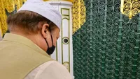 نوازشریف مدینہ منورہ پہنچ گئے، روضہ رسولؐ پر حاضری
