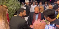 نواز شریف کی چار سال بعد اپنے گھر رائیونڈ واپسی پر جذباتی مناظر