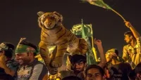 نواز شریف کی آمد پر طیارے سے لاہور شہر پر پھول نچھاور کیے جائیں گے