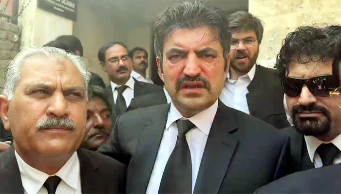 شیر افضل مروت کا افنان اللہ کی سینٹ رکنیت کے خلاف عدالت جانے کا اعلان