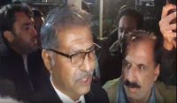 بیرسٹر علی ظفر فیصلہ سنے بغیر سپریم کورٹ سے روانہ