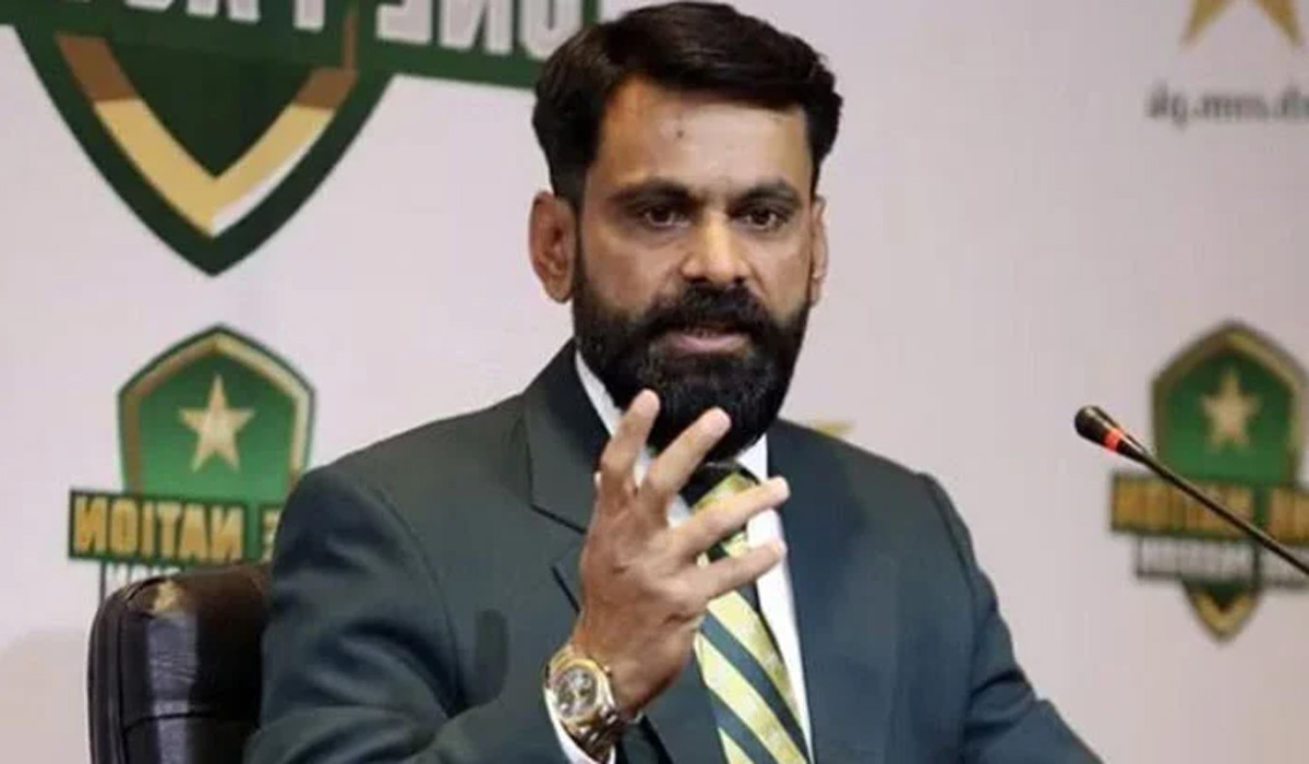 سڈنی جاتے ہوئے محمد حفیظ فلائٹ مس کر گئے