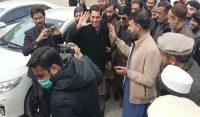 اینٹی کرپشن کے ہاتھوں گرفتار نذ یر عباسی کو رہائی مل گئی