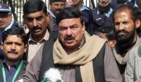 چلہ بھی کاٹا اور قربانی بھی دی لیکن کوئی پریس کانفرنس نہیں کی، شیخ رشید