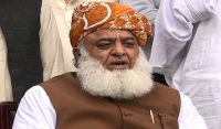 یہ اسمبلی نہیں کوئی اور ہی چیز ہے، فضل الرحمٰن کا اپوزیشن میں بیٹھنے کا اعلان
