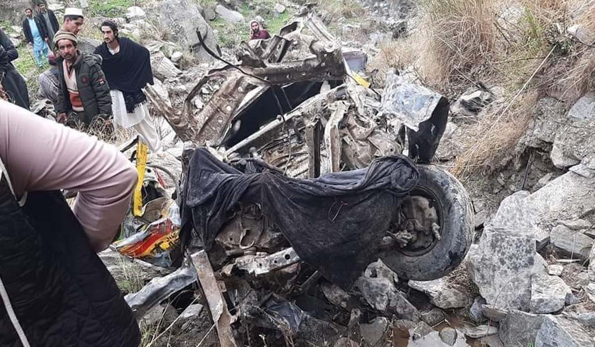 بونیر،گاڑی کھائی میں گرنے سے 8 افراد جاں بحق