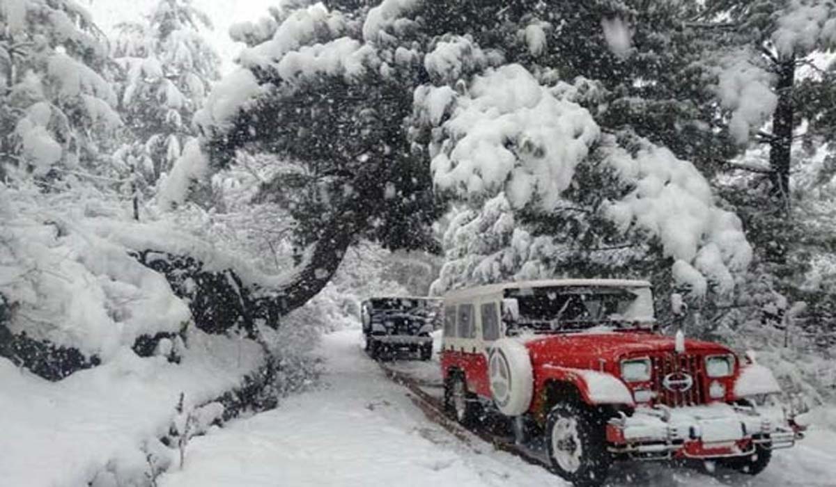 بالاکوٹ، ناران کاغان میں بارش اور برفباری سے مین شاہراہ بند