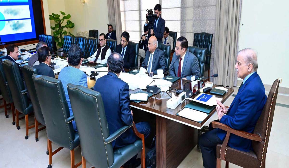 وزیراعظم کا ٹیکس چوروں و نادہندگان کیخلاف ہنگامی اقدامات کا فیصلہ