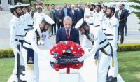 وزیراعظم کا نیول ہیڈ کوارٹرز کا دورہ