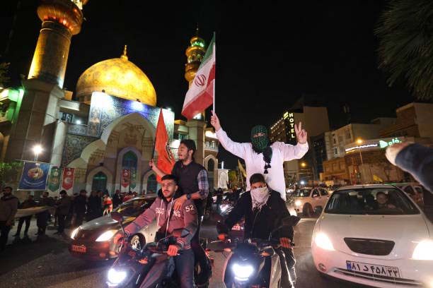 اسرائیل پر حملے کے بعد ایرانی عوام کا جشن