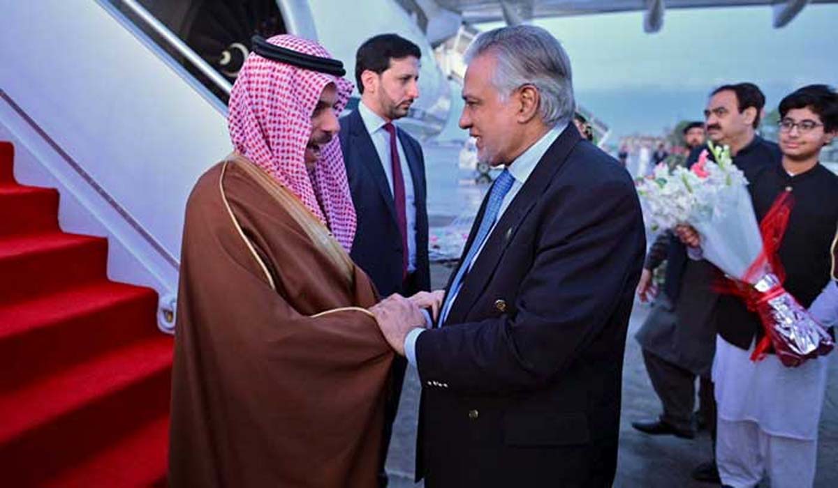 وزیر خارجہ پرنس فیصل بن فرحان کی زیر قیادت سعودی وفد پاکستان پہنچ گیا