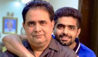 بابر نے کپتانی چھوڑتے وقت والد کو کیا کہا تھا؟