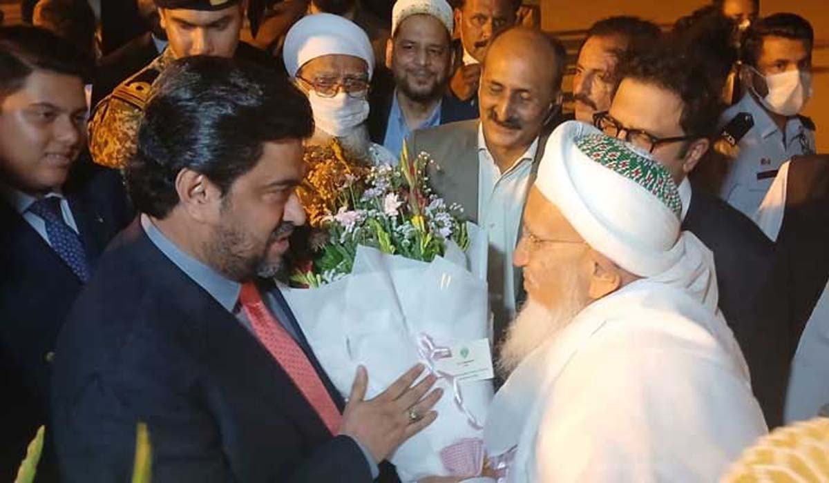 بوہرہ جماعت کے روحانی پیشوا مفضل سیف الدین کراچی پہنچ گئے