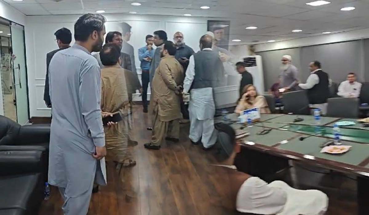 کراچی کے تاجروں نے ایف بی آر اجلاس کا بائیکاٹ کر دیا