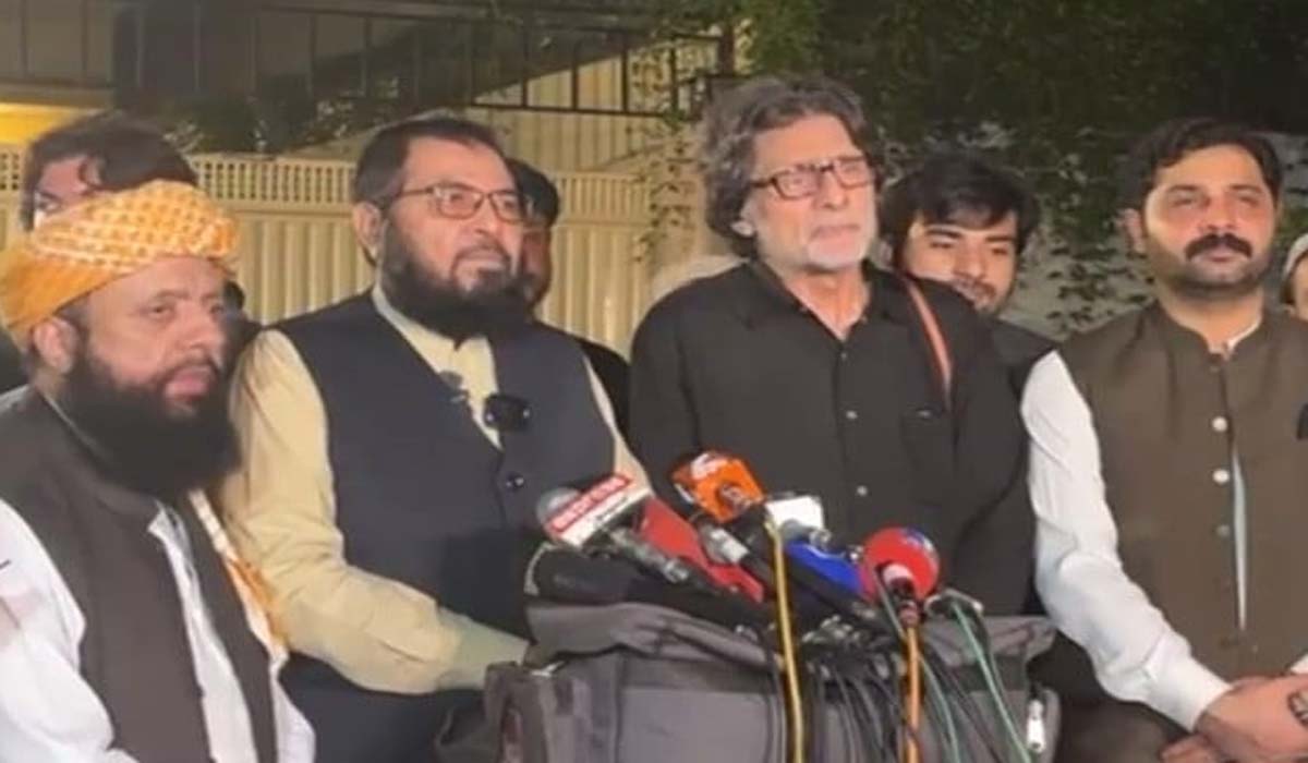 حکومت کو ٹف ٹائم دینے کیلیے جے یو آئی اور پی ٹی آئی میں اتفاق
