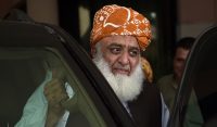 مولانا فضل الرحمان کو منانے کی بھرپور کوششیں جاری