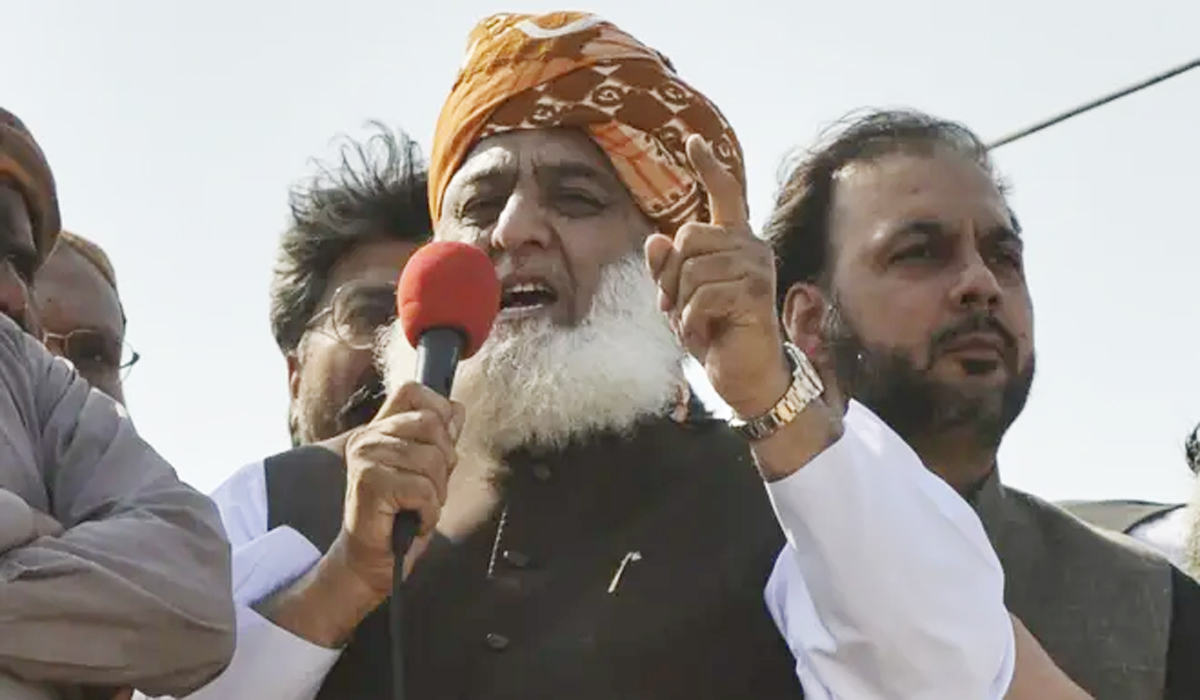 مولانا فضل الرحمان نے حکومت کے تمام پلان چوپٹ کر دیئے