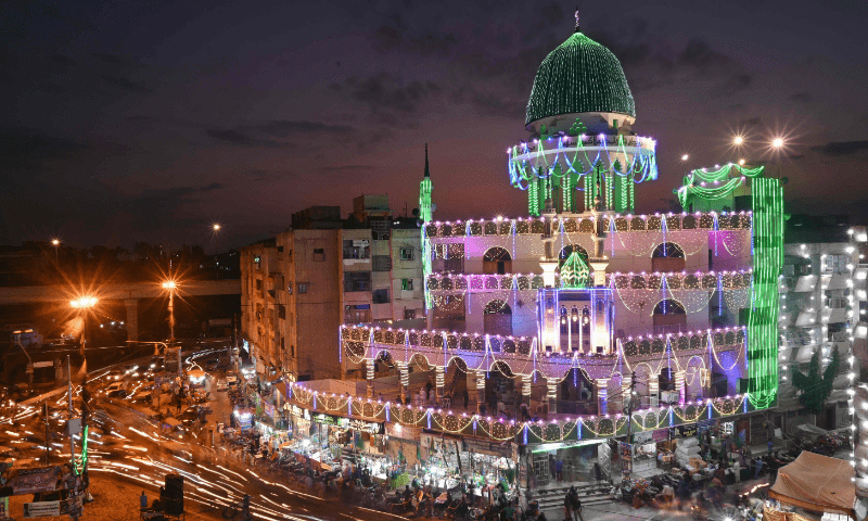 جشن میلاد النبیﷺ مذہبی جوش و جذبے سے منایا جارہا ہے