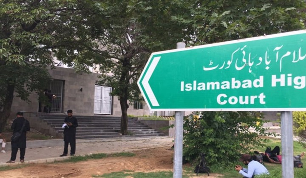 عدالت کا عمران خان سے ہمشیرہ کی ملاقات کروانے کا حکم