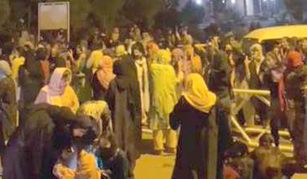 انٹرنیشنل اسلامک یونیورسٹی میں طالبات کا احتجاج
