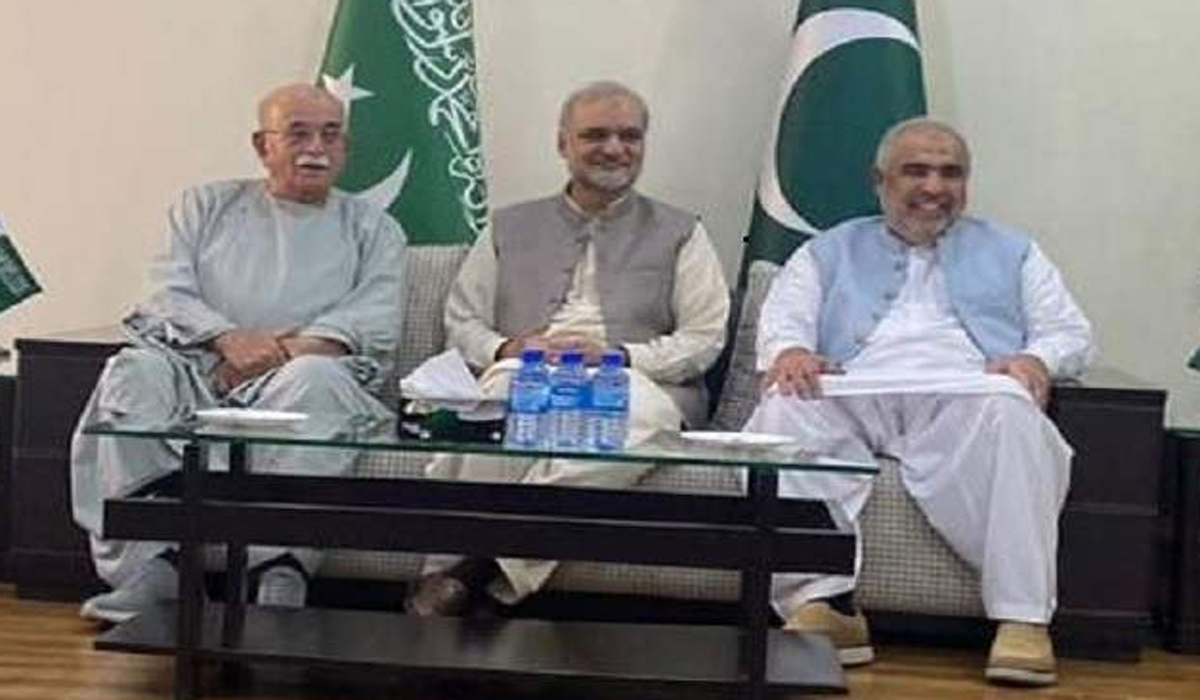 اسد قیصر کی محمود خان اچکزئی سے اہم ملاقات