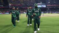 پاکستان کرکٹ ٹیم میلبرن سے ایڈیلیڈ روانہ
