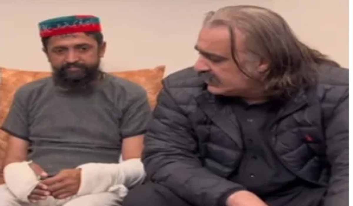 گنڈا پور کی کنٹینر سے گرائے جانیوالے زخمی کارکن سے ملاقات