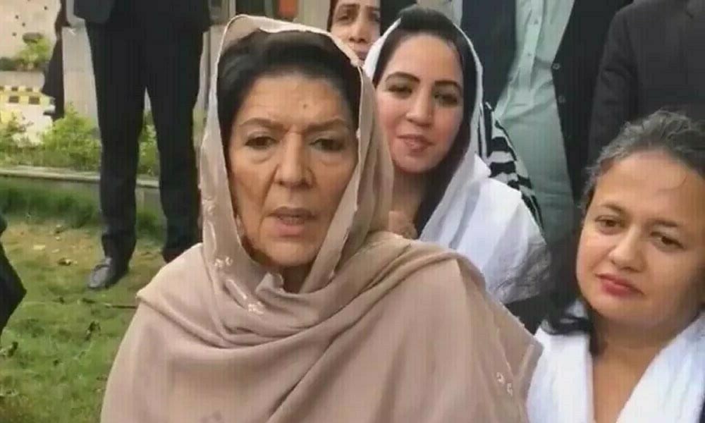 عمرا ن خان نے کہا ڈیل کر کے نہیں نکلوں گا،علیمہ خان