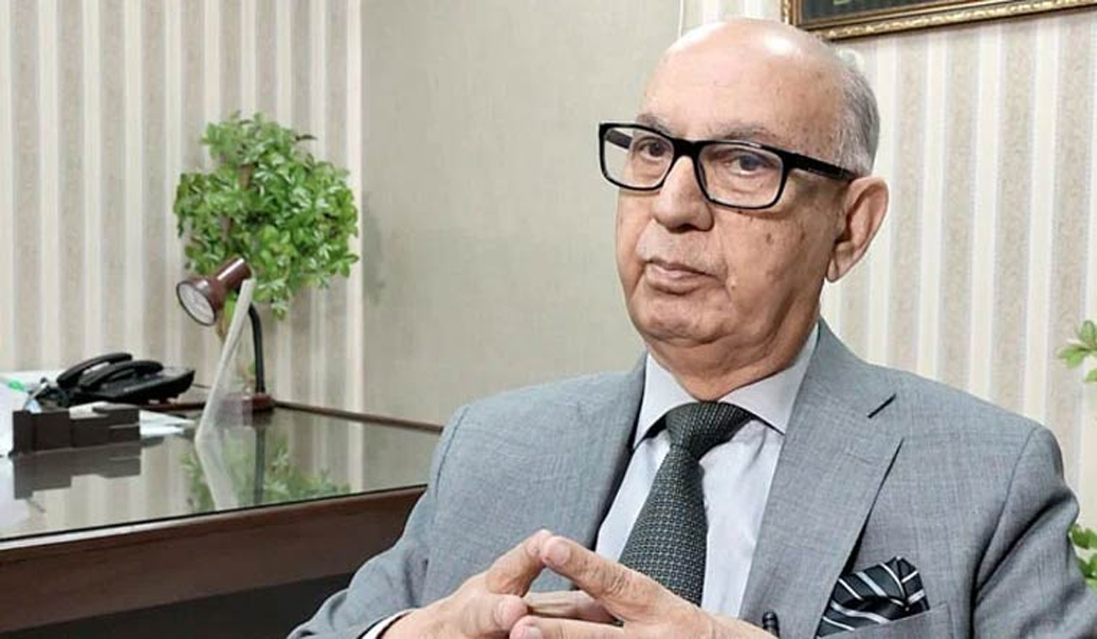 مدارس بل معاملہ اب حل کے قریب ہے، عرفان صدیقی