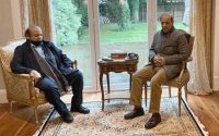 شہباز،نواز شریف ملاقات کی اندرونی کہانی سامنے آگئی