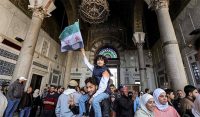 بشارالاسد حکومت کاخاتمہ،نمازجمعہ کے بعدہزاروں افراد کا جشن 