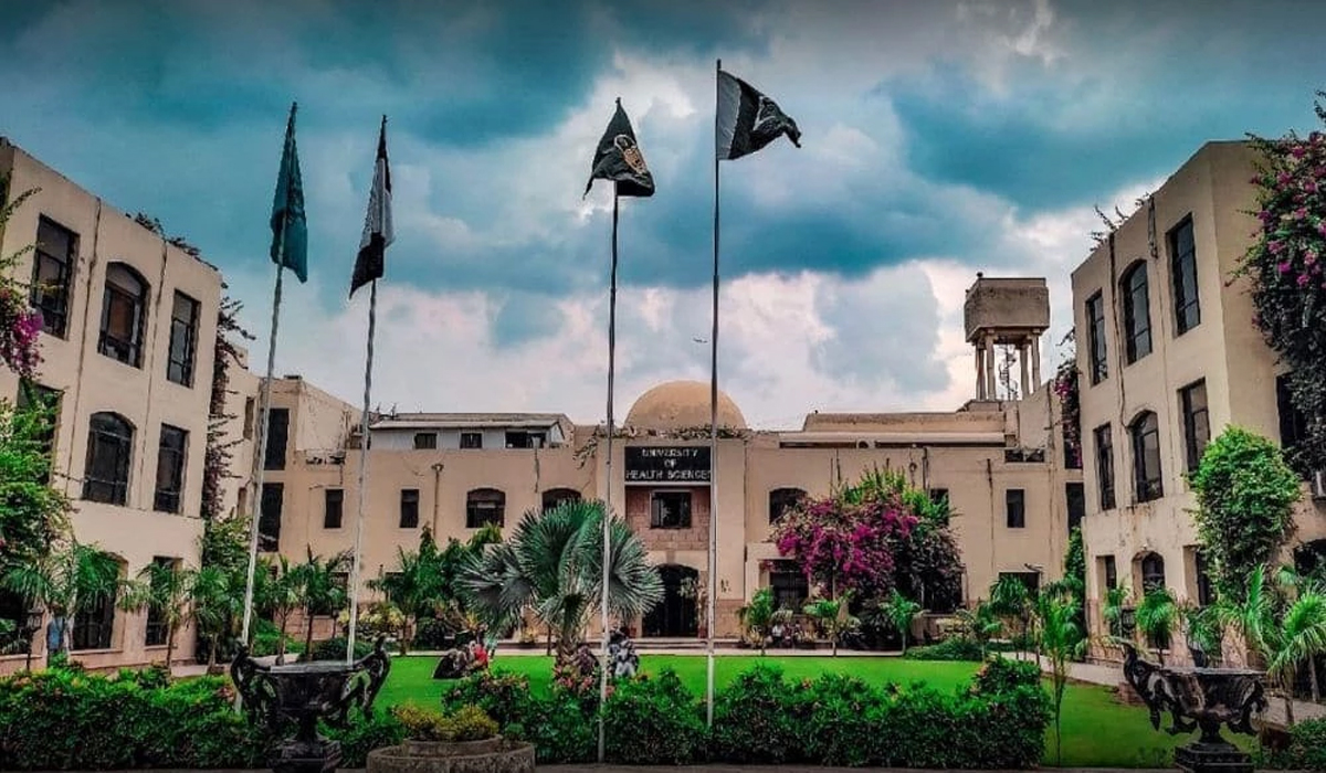 پنجاب کے سرکاری میڈیکل کالجوں کے داخلے پیر سے شروع
