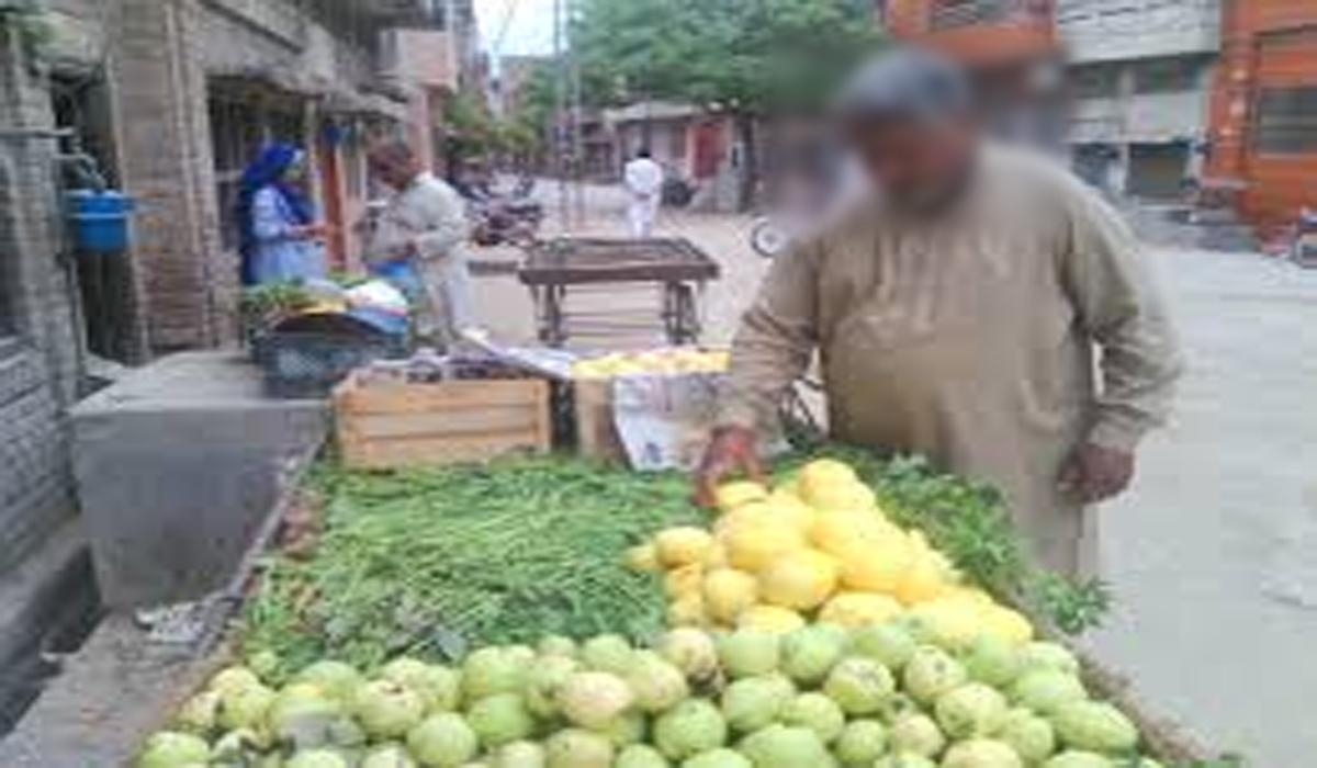 امرود بیچنے پر پھل فروش کے خلاف مقدمہ درج