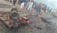 ظاہر پیر کے قریب بس کی رکشہ کو ٹکر، 4 افراد جاں بحق، 7 زخمی