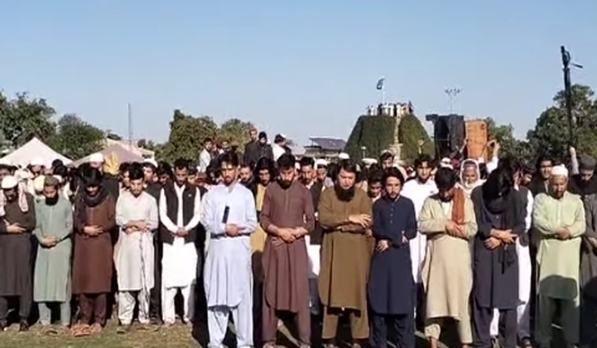 دھماکے میں جاں بحق مفتی منیر شاکر کی نماز جنازہ ادا
