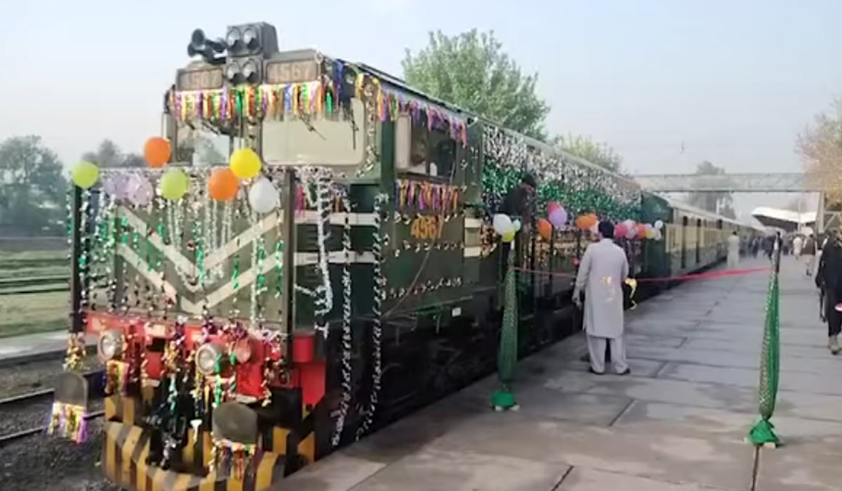 16روز بعد جعفر ایکسپریس ٹرین پشاورسے کوئٹہ کیلئے روانہ