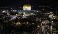 27 ویں شب کو مسجدِ اقصیٰ میں فلسطینیوں کا بڑا اجتماع